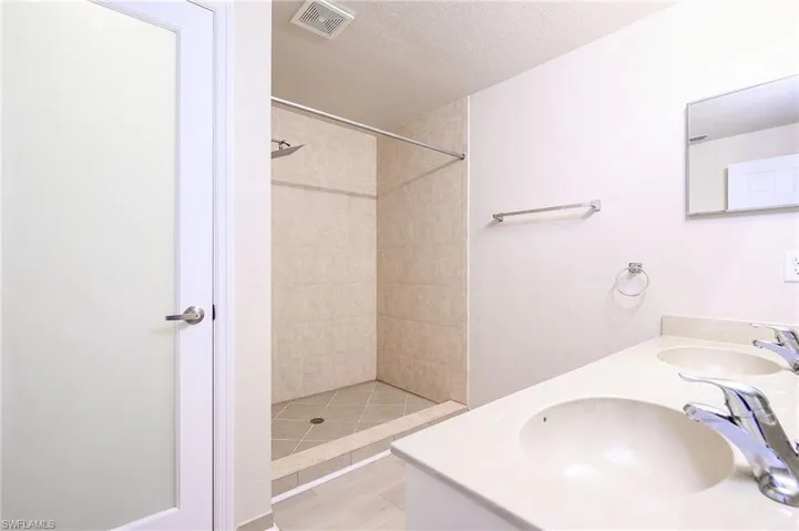 Ensuite Guest Bathroom Upstairs