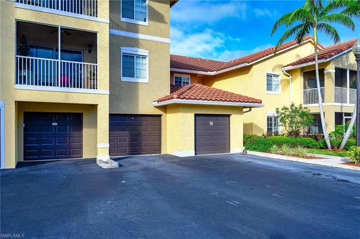 Oversized 1 car attached garage (enters into the kitchen)