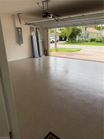 Epoxy Finished Garage Fllor
