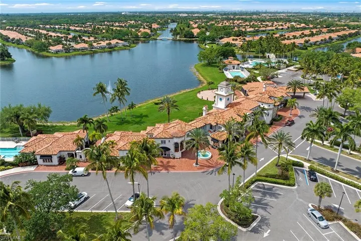 4832  San Carlo  CT, Naples, FL 34109