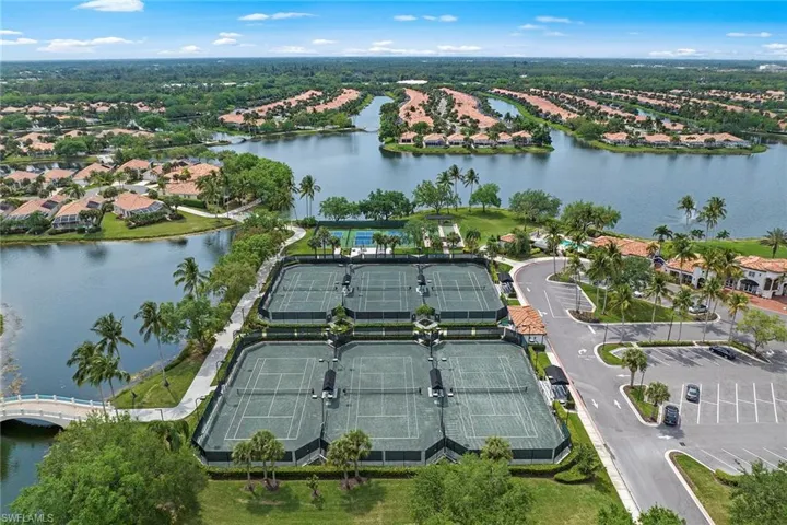 4832  San Carlo  CT, Naples, FL 34109