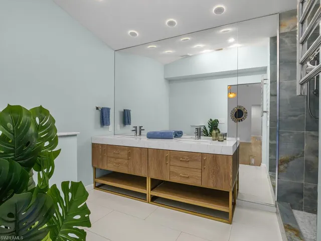 Primary Ensuite Bath