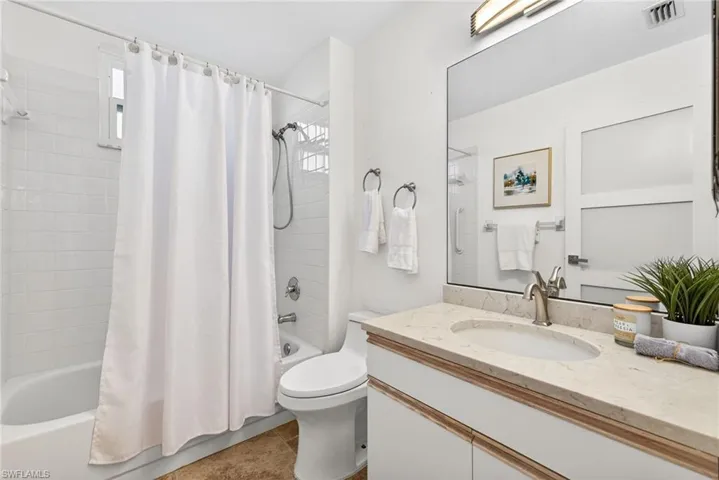 7100  Barrington  CIR, Naples, FL 34108