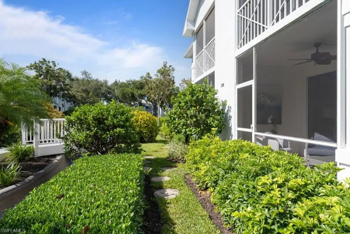 7100  Barrington  CIR, Naples, FL 34108