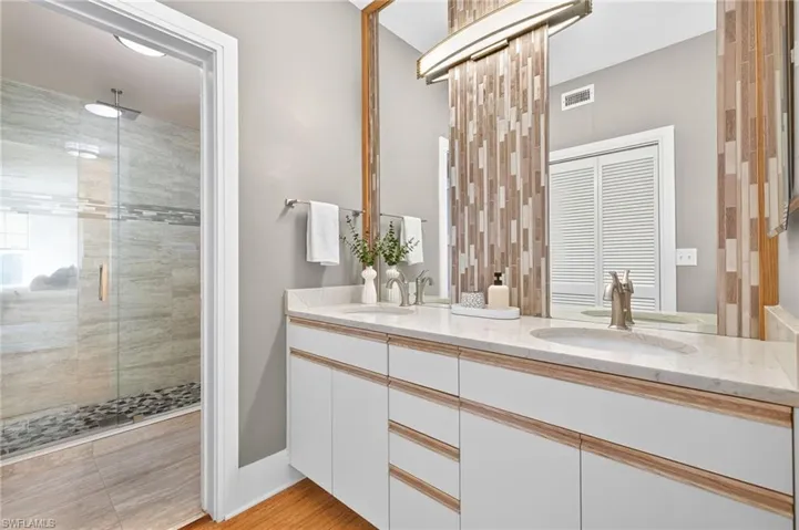 7100  Barrington  CIR, Naples, FL 34108