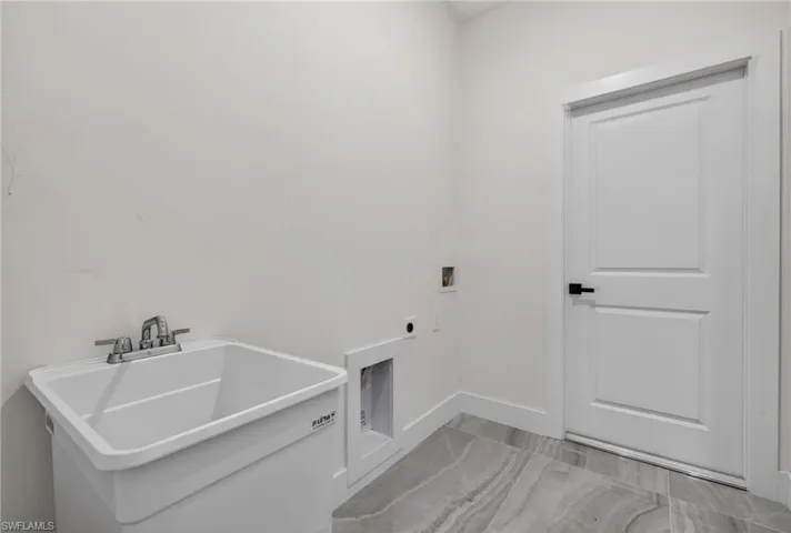 2524  70th W ST, Lehigh Acres, FL 33971