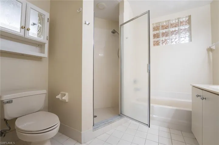 6368 Huntington Lakes Cir 102, Naples, Florida 34119