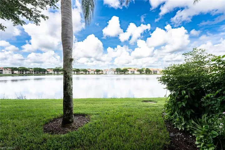 6368 Huntington Lakes Cir 102, Naples, Florida 34119