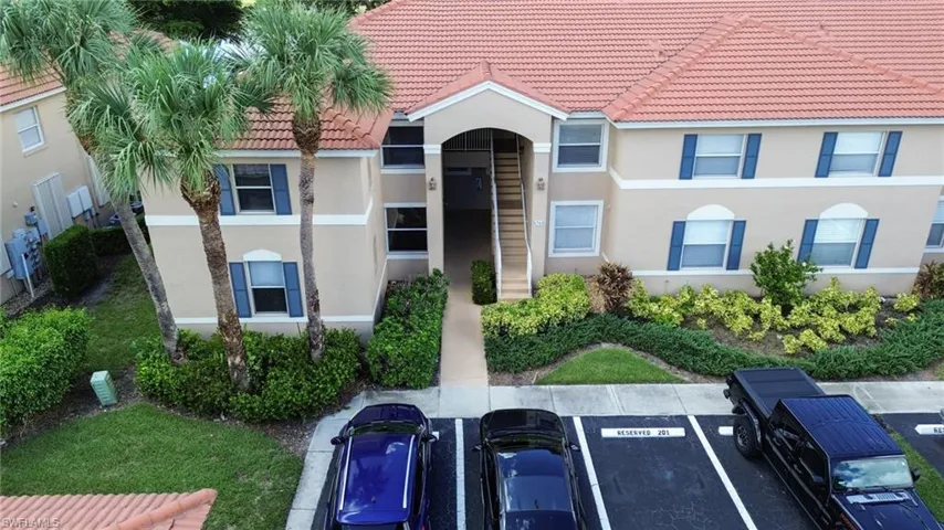 6368 Huntington Lakes Cir 102, Naples, Florida 34119