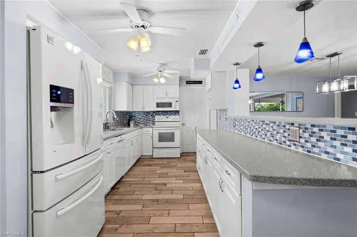Lots of counter space in the kitchen