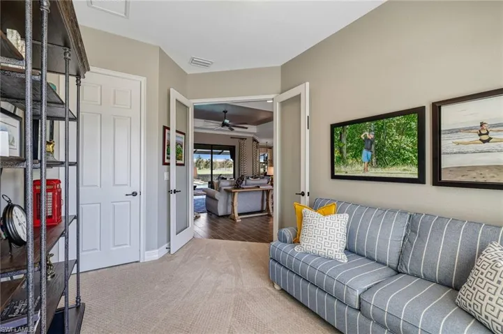 Den/4th Bedroom