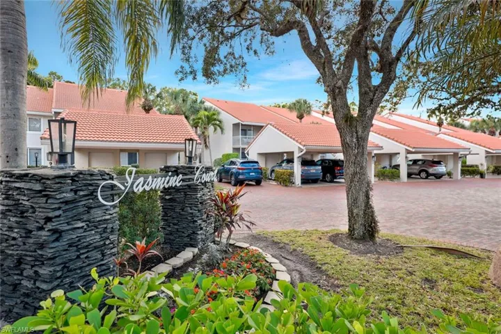 2305 Hidden Lake Dr 3704, Naples, Florida 34112