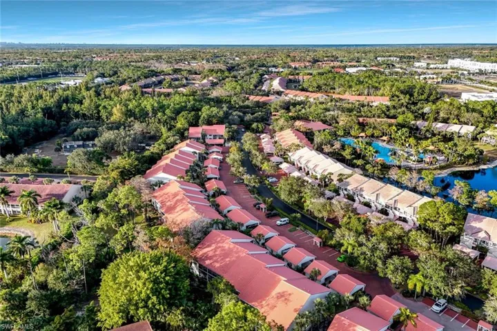 2305 Hidden Lake Dr 3704, Naples, Florida 34112
