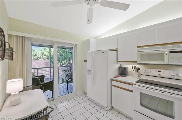 2305 Hidden Lake Dr 3704, Naples, Florida 34112