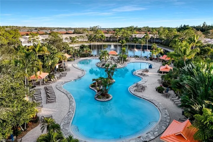 2305 Hidden Lake Dr 3704, Naples, Florida 34112