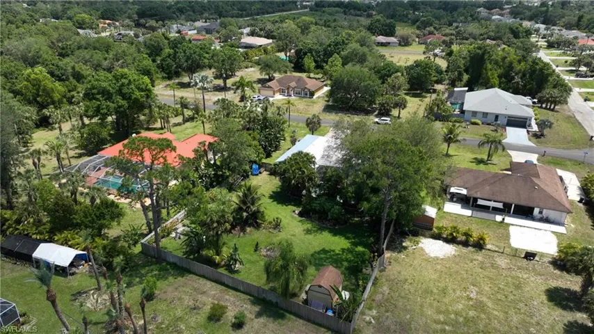 Well maintained neighborhood.