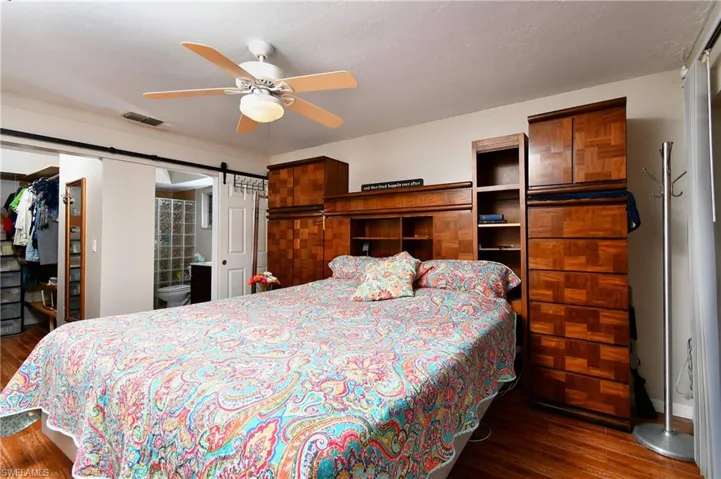 Barn doors to walk in closet and master bathroom