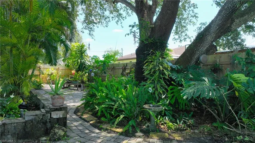 The beauty continues...shade and privacy