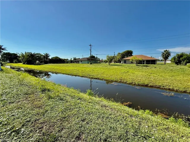 Canal in yard for privacy.