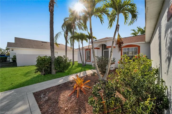152 Se 19th Ln, Cape Coral, Florida 33990
