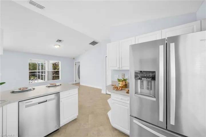 152 Se 19th Ln, Cape Coral, Florida 33990