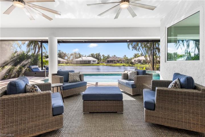 Relax on your extensive lanai and enjoy the widlife!
