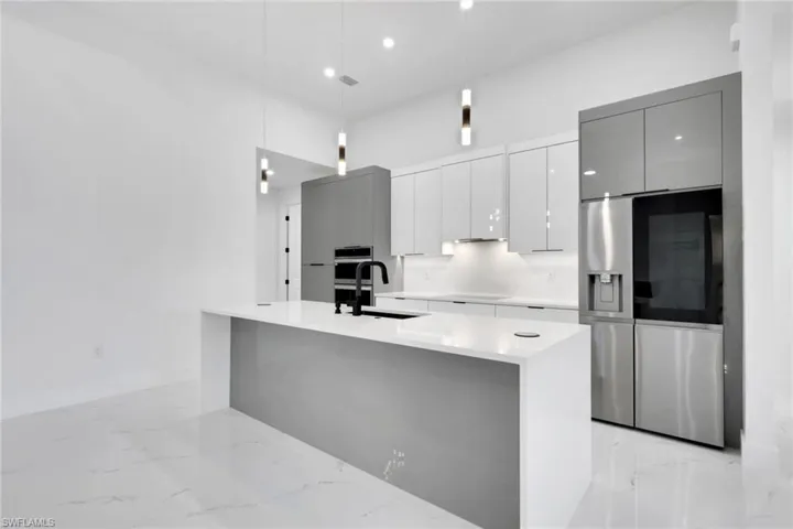 246 Gleason Pkwy, Cape Coral, Florida 33914