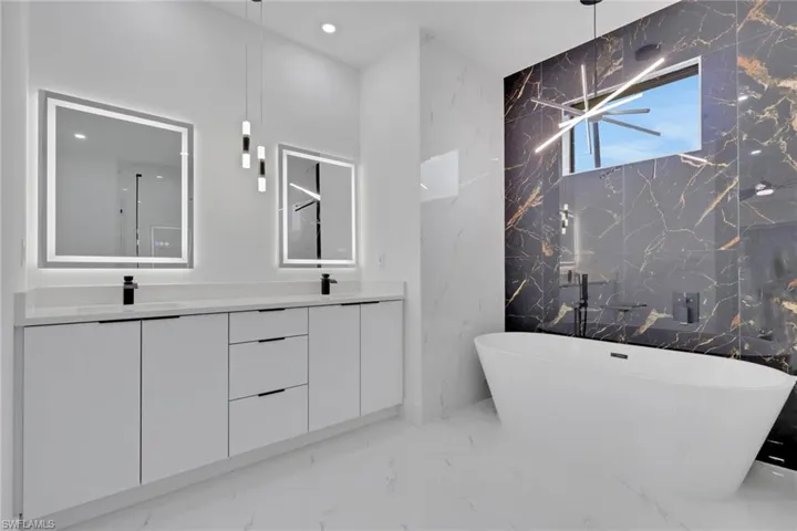 246 Gleason Pkwy, Cape Coral, Florida 33914