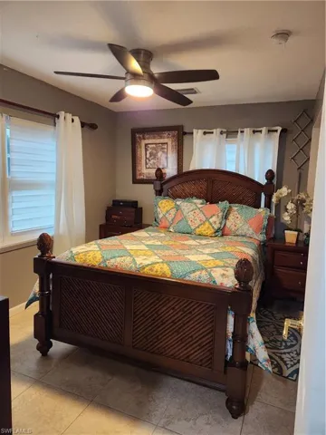 Main bedroom - Pic 2