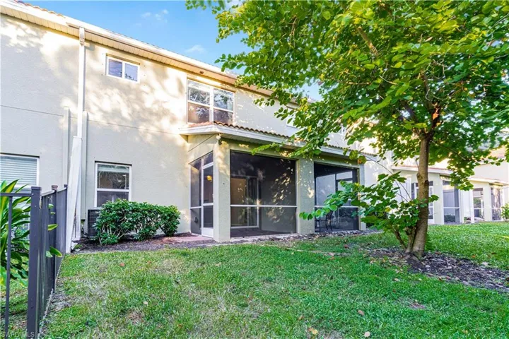 12539  Laurel Cove  DR, Fort Myers, FL 33913
