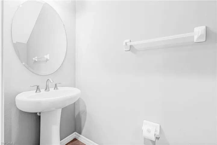 12539  Laurel Cove  DR, Fort Myers, FL 33913