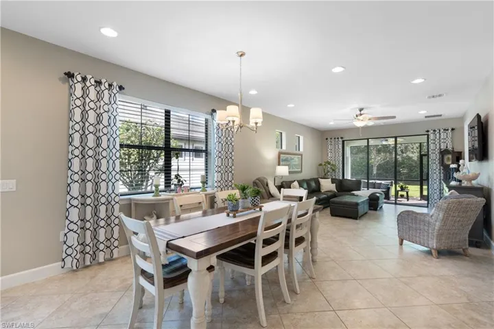 7602 Jacaranda Ln, Naples, Florida 34114