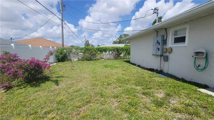 1010 SE 12th  TER, Cape Coral, FL 33990
