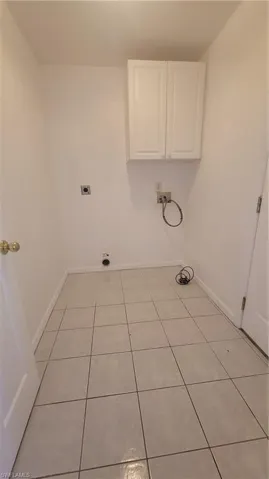 1010 SE 12th  TER, Cape Coral, FL 33990