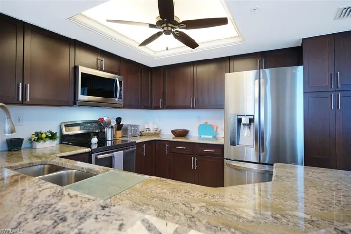 9577  Gulf Shore  DR, Naples, FL 34108