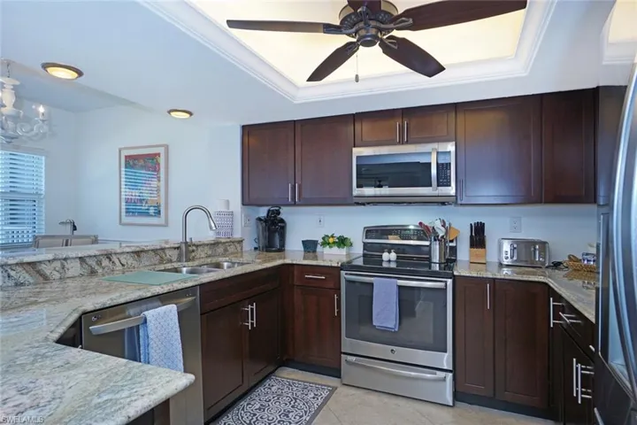 9577  Gulf Shore  DR, Naples, FL 34108