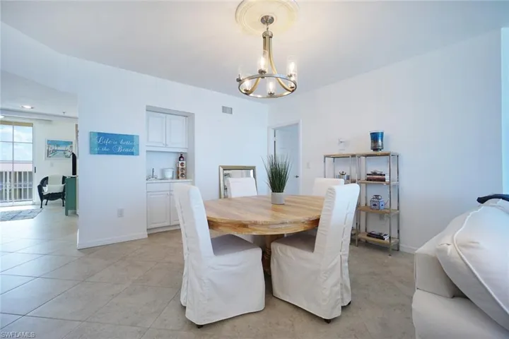 9577  Gulf Shore  DR, Naples, FL 34108