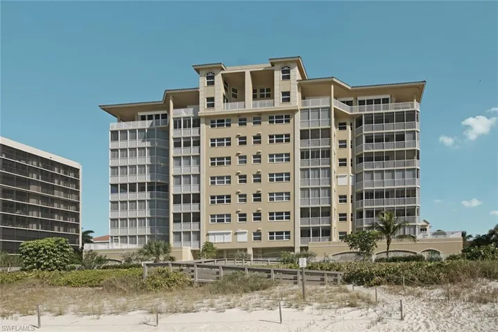 9577  Gulf Shore  DR, Naples, FL 34108