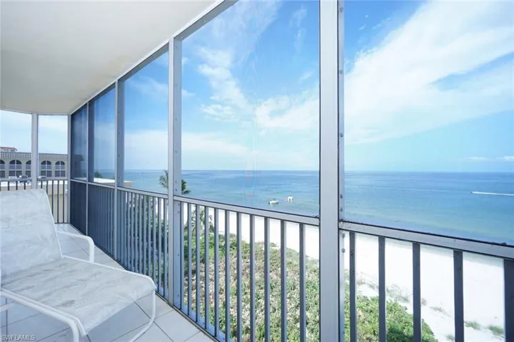 9577  Gulf Shore  DR, Naples, FL 34108
