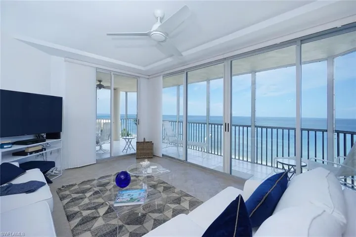 9577  Gulf Shore  DR, Naples, FL 34108