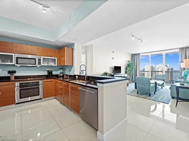 3000 Oasis Grand Blvd 2402, Fort Myers, Florida 33916