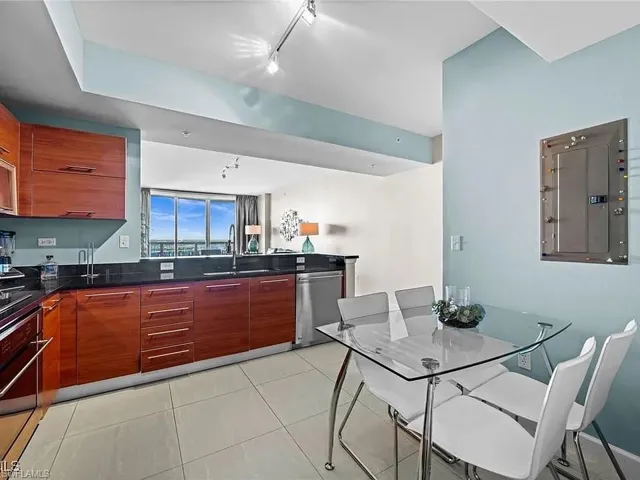 3000 Oasis Grand Blvd 2402, Fort Myers, Florida 33916
