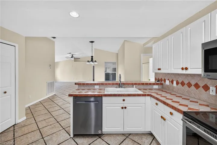 1632 Sw 43rd Ter, Cape Coral, Florida 33914