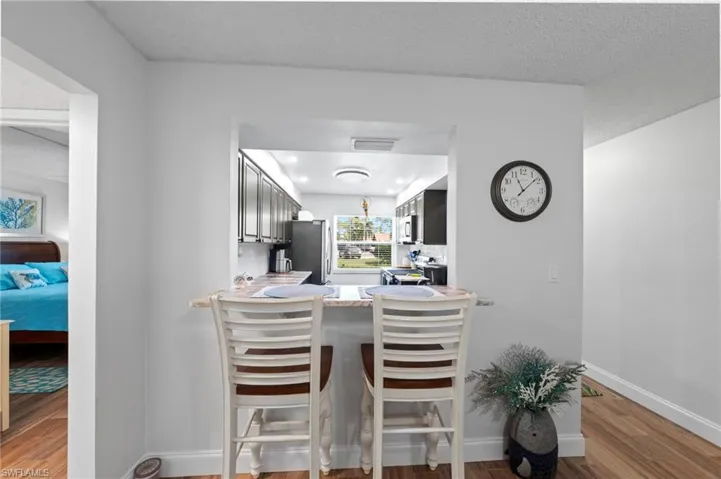 Small Bar for Dining