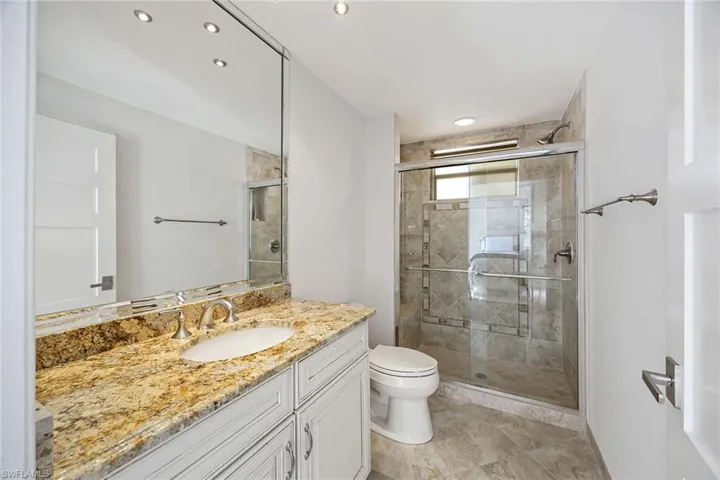 7671  Pebble Creek  CIR, Naples, FL 34108