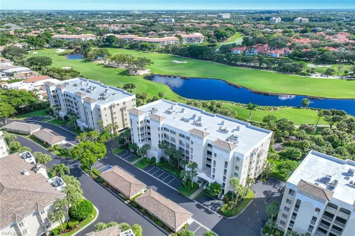 7671  Pebble Creek  CIR, Naples, FL 34108