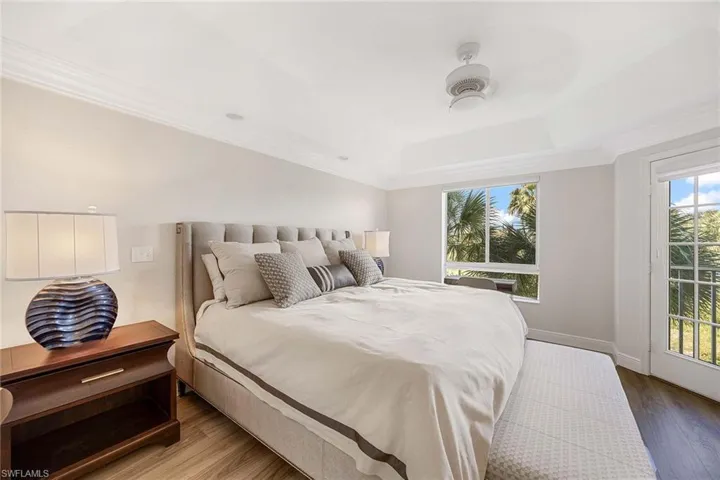 7671  Pebble Creek  CIR, Naples, FL 34108