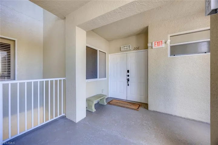 7671  Pebble Creek  CIR, Naples, FL 34108