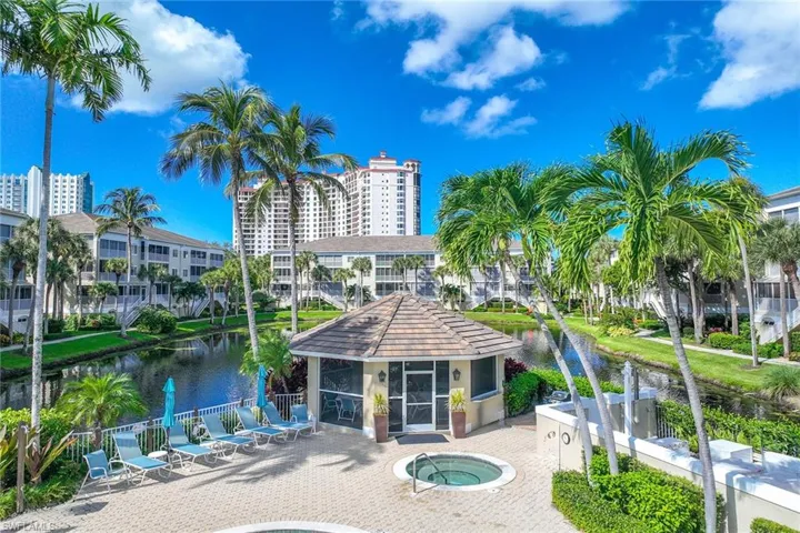 7671  Pebble Creek  CIR, Naples, FL 34108