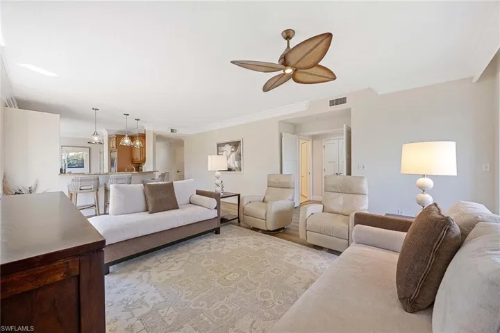 7671  Pebble Creek  CIR, Naples, FL 34108